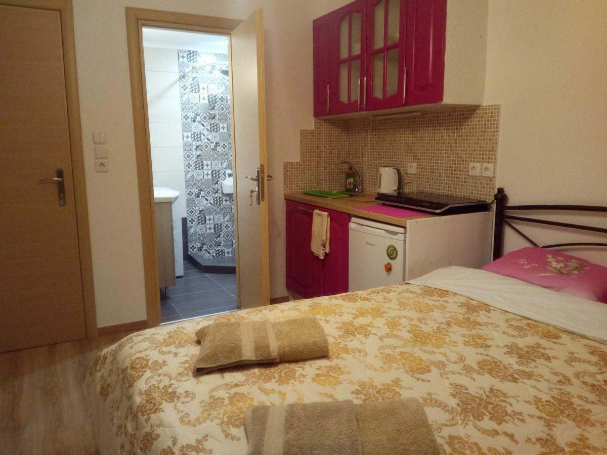 Comfortable Inexpensive Apartmets Near Metro Atina Dış mekan fotoğraf